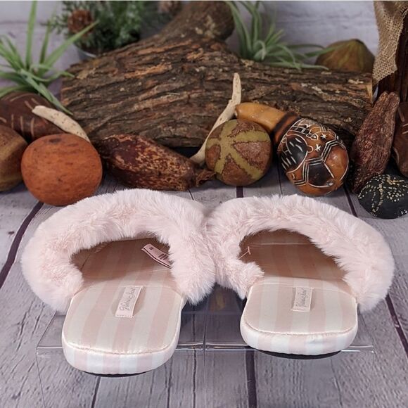 NWOT - VICTORIA'S SECRET Signature Satin Slippers - Picture 5 of 11